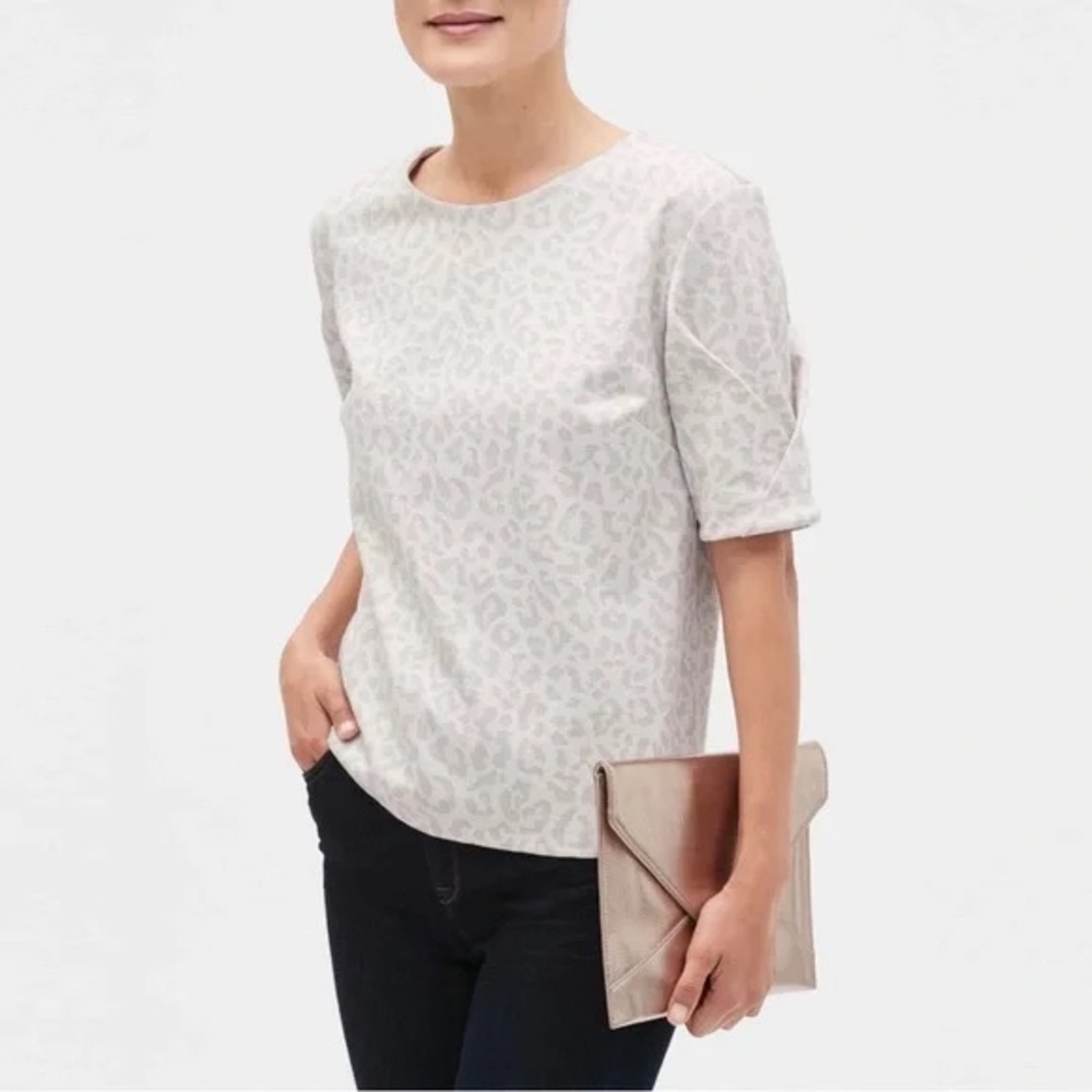 Banana Republic Factory Light Grey Leopard Print Blouse – Size M